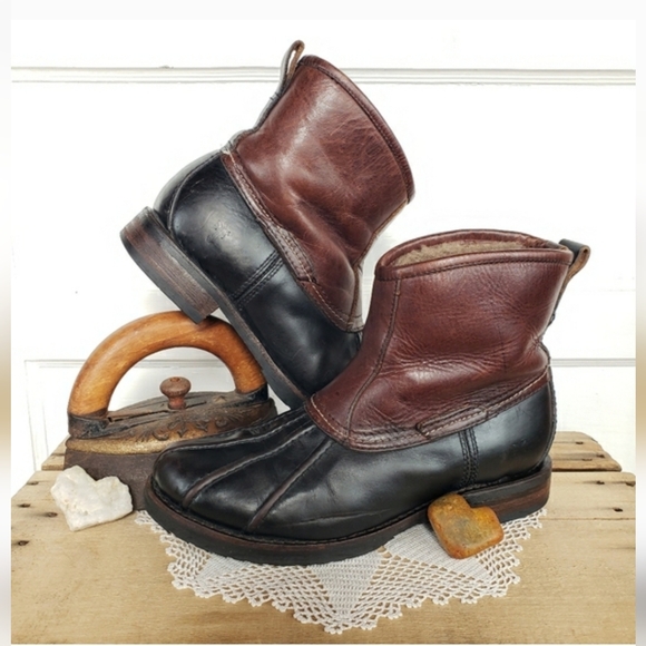 for Jody🌹Black Frye Shearling Veronica Duck Bootie Moto Engineer Ankle Boot 8.5 - Picture 2 of 12